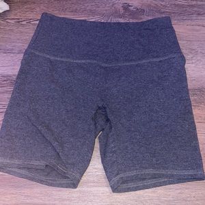 gray biker shorts